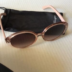 Salvatore Ferragamo‎ oval sunglasses pink nude red gradient